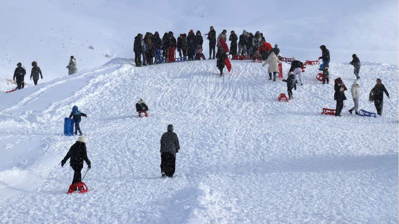 Kar Kalinligi 1 Metreyi Asti Gumushanede Kayak Sezonu Ruzgar Gibi Basladi