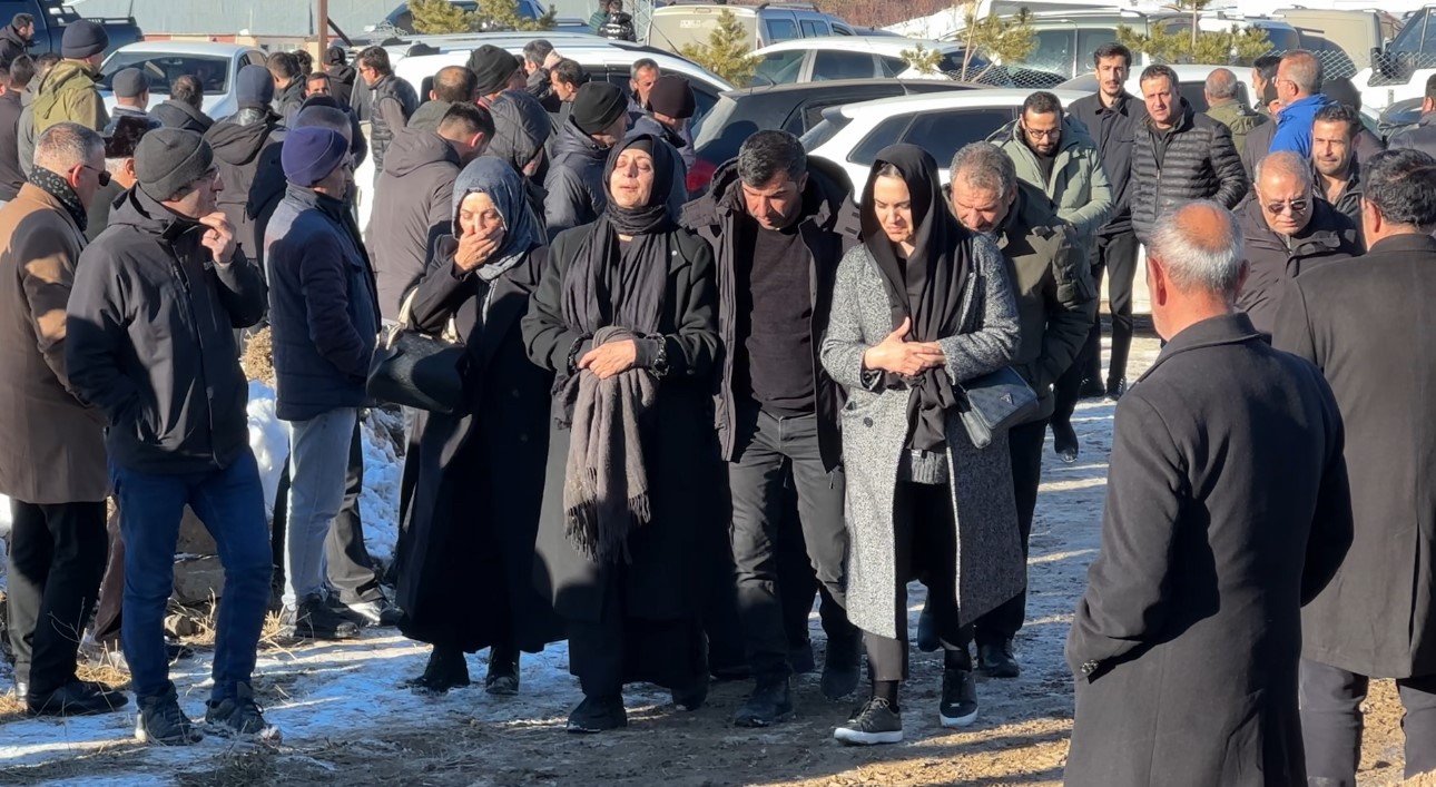 Galeride Korkunc Olay Fotograf Cektirme Istegi Canina Mal Oldu (1)