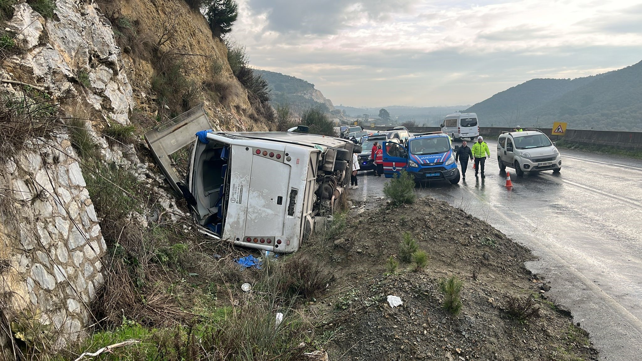 Izmir Nergis Festivali Giden Tur Minibusu Devrildi Cok Sayida Yarali Var (4)