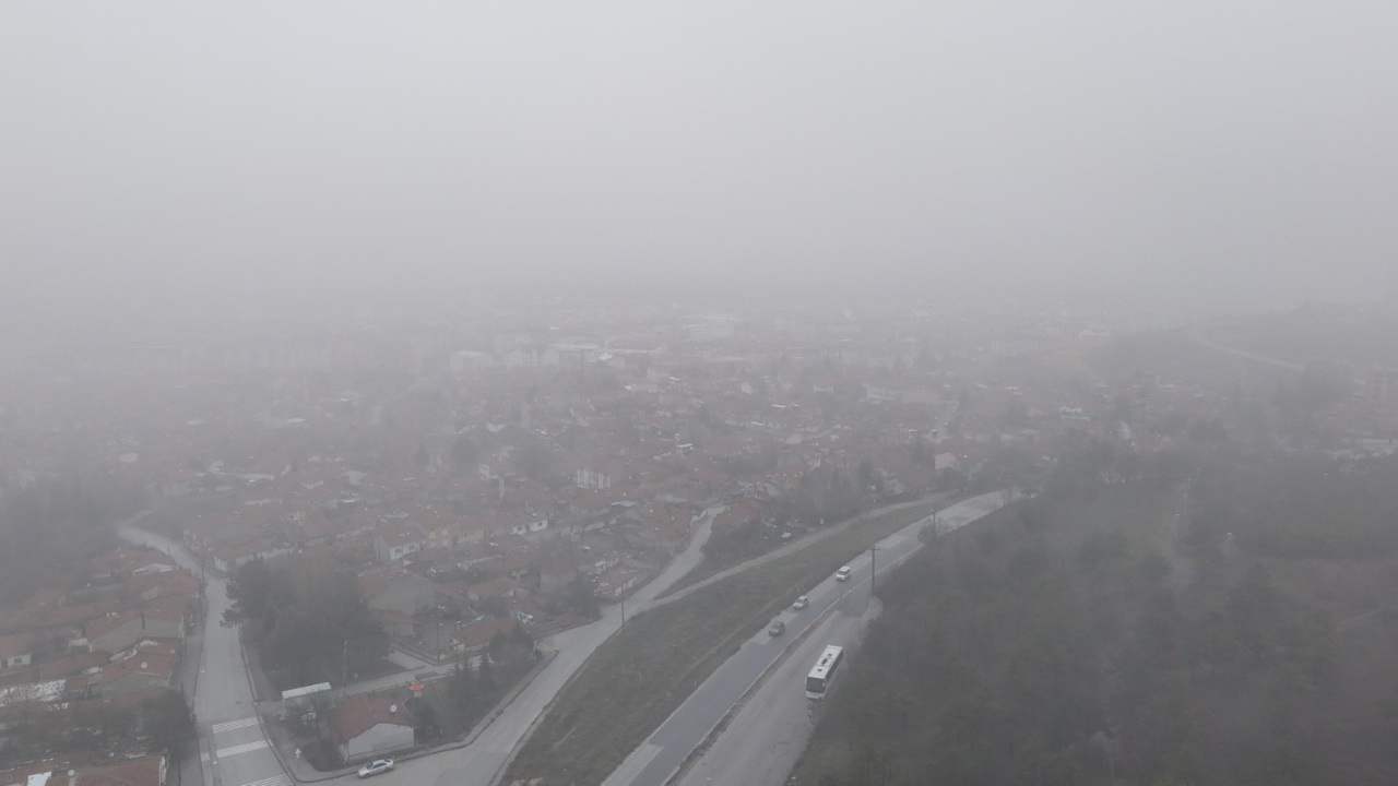 Meteoroloji Uyardi Eskisehir Sisli Sabahla Uyandi (1)