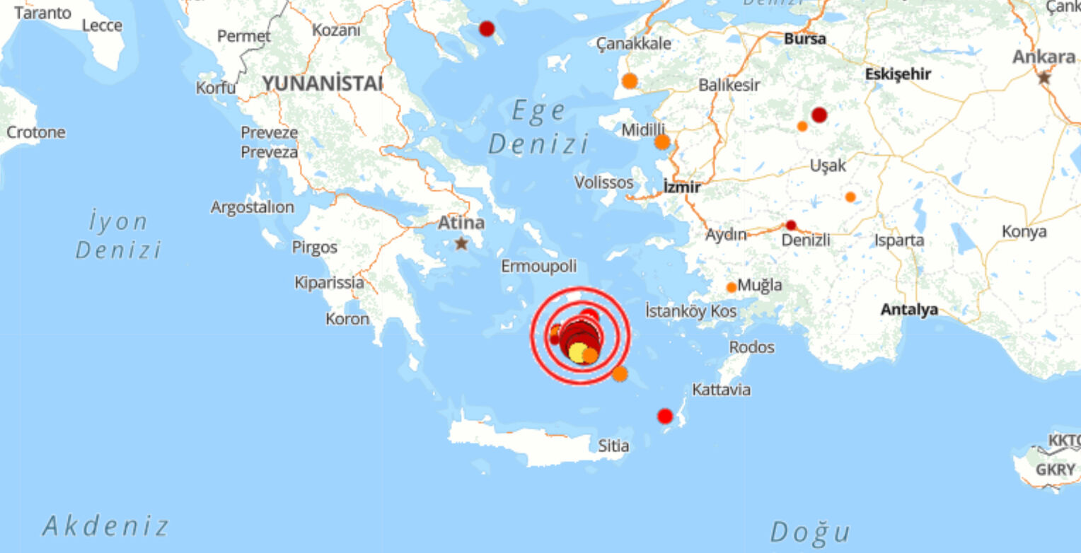 Ege Besik Gibi Sallanmaya Devam Ediyor Izmirde 45 Buyuklugunde Bir Deprem Dah