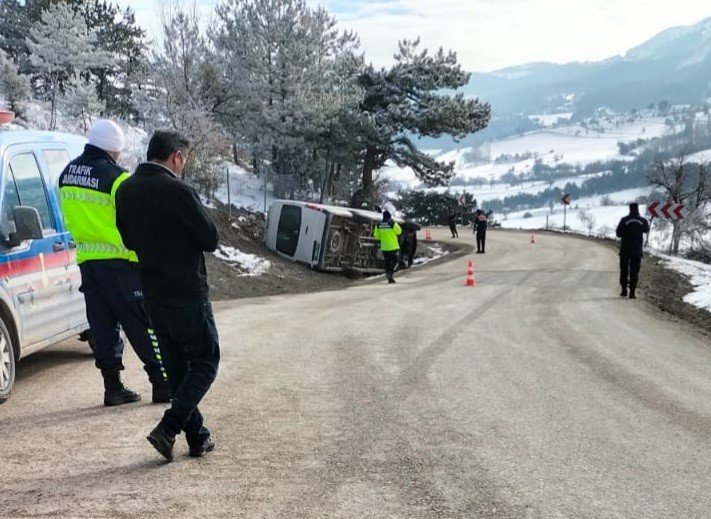 Gizli Buzlanma Felaket Getirdi Isci Servisi Devrildi 22 Yarali 2