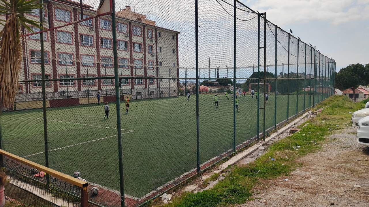 37 Yasindaki Kurye Hali Saha Macinda Hayatini Kaybetti (1)