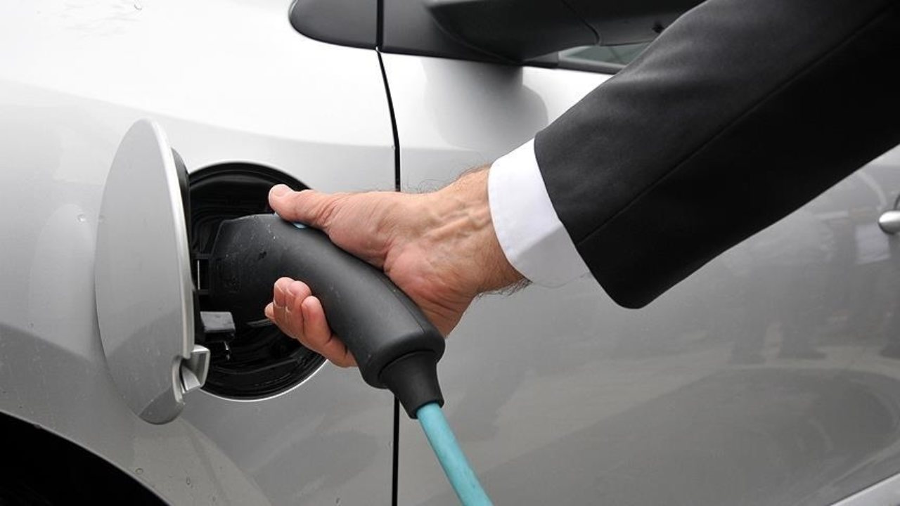 Elektrikli Arac Sahiplerine Mujde Sarj Istasyonu Kurulumu Artik Daha Kolay