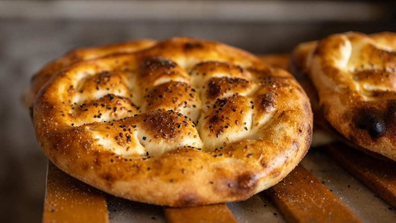 Pide Tarifi Ramazan Pidesi Nasil Yapilir (2)