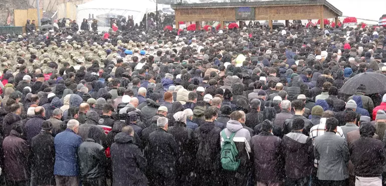 3 Yil Sonra Naasi Bulunan Askere Aci Veda Son Istegi Yerine Getirildi (1)