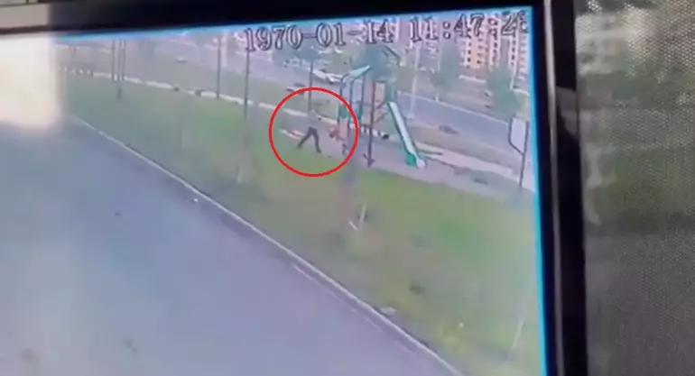10 Yasindaki Cocuga Parkta Kopek Saldirdi1