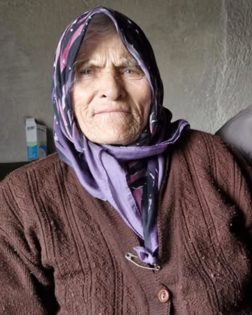 Ahsap Evde Yangin Alzheimer Hastasi Kadin Alevlerin Arasinda Can Verdi (1)
