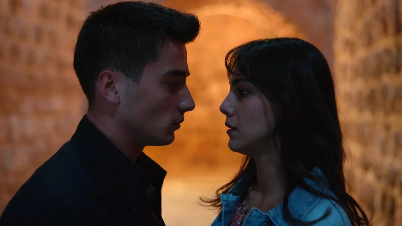 Atakan Ozkayadan Uzak Sehir Itirafii