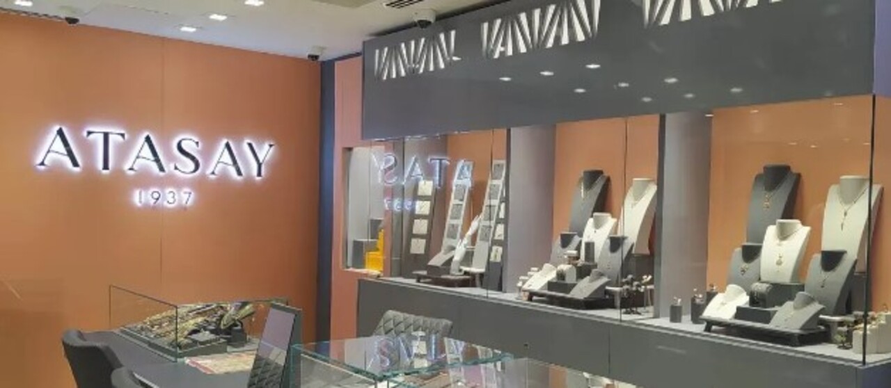 Atasay Ailesi Kimdir Yali Capkini Gercek Mi Atasay Ailesinin Ilham Veren Hikayesi (3)