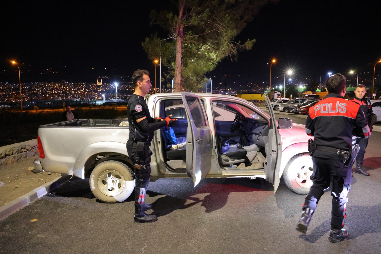 Bakkalda Silahli Saldiri Can Aldi Kardesinin Olumune Sebep Oldu (2)