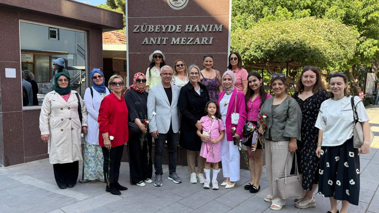 Baskan Tugay Ve Ak Partili Vekil Cankiri Anneler Gunu Icin Ayni Karede (1)