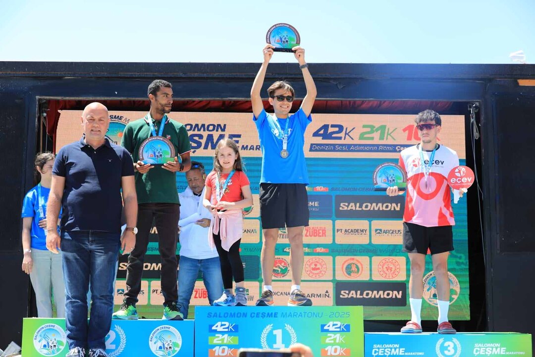Cesmede Maraton Coskusu Spor Ve Sosyal Sorumluluk El Ele (3)