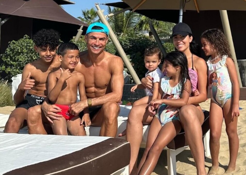 Cristiano Ronaldonun Kac Cocugu Var Ronaldonun Cocuklarinin Ismi Ne (7)
