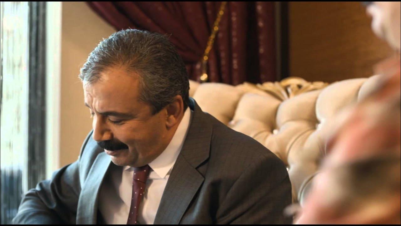 Dugun Dernek Sirri Sureyya Onder Sirri Sureyya Onder Hangi Dizide Oynadi