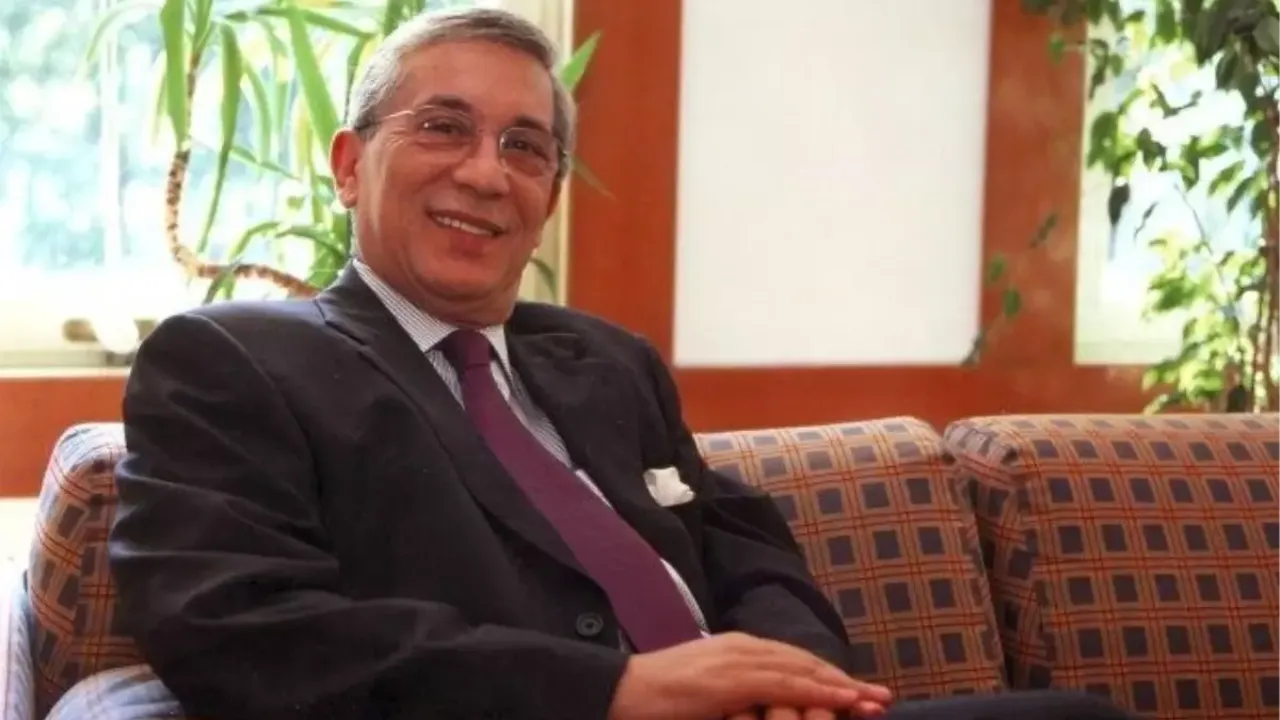 Eski Merkez Bankasi Baskani Rusdu Saracoglu Hayatini Kaybetti