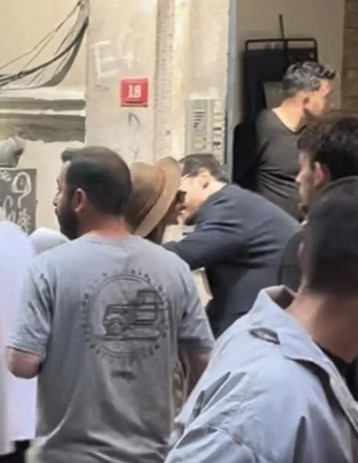 Esref Ruya Setine Sevgili Ziyareti Cagatay Ulusoy Ve Aslihan Malbora Askindan Ilk Goruntu (1)