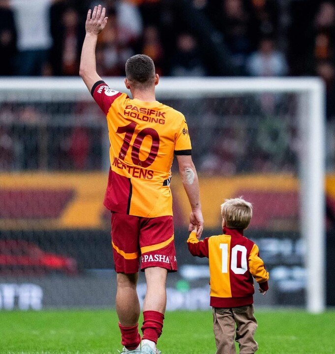 Fenerbahce Ile Anlasan Dries Mertens Kimdir Kac Yasinda Ve Aslen Nereli Dries Mertens Han (4)