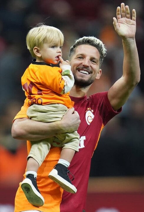 Fenerbahce Ile Anlasan Dries Mertens Kimdir Kac Yasinda Ve Aslen Nereli Dries Mertens Han (7)