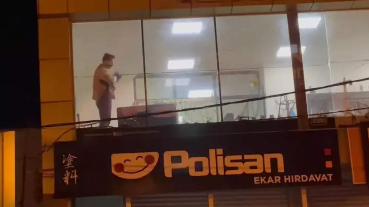 Hirdavat Dukkanina Silahli Saldiri (1)