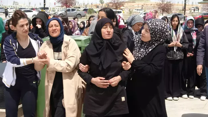 Iki Kardes Katledilmisti Sir Perdesi Aralandi 2