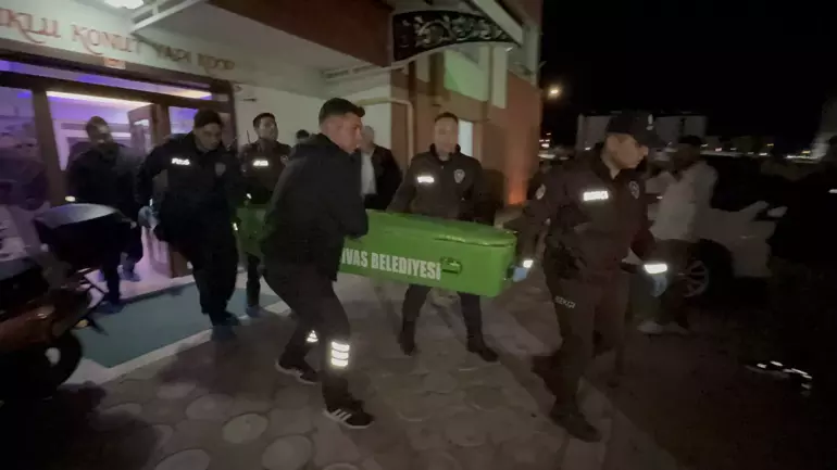 Iki Kardesin Cansz Bednleri Evlerinde Bulundu1