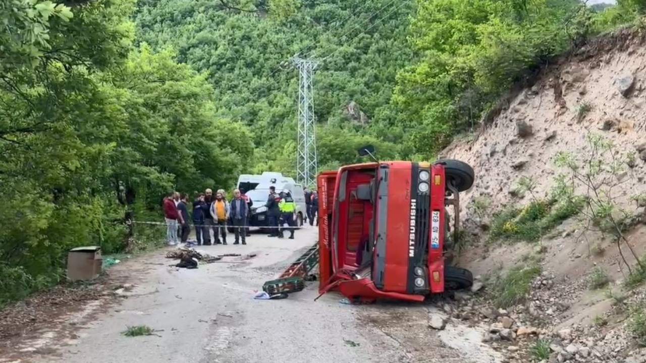 Is Makinesinin Kaza Yapmasiyla 1 Kisi Hayatini Kaybetti 2 Kisi Yaralandi