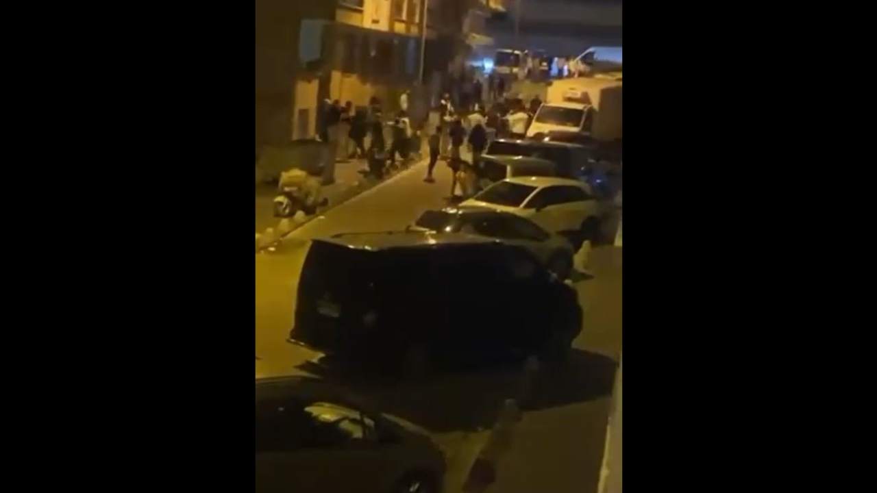 Komsular Arasindaki Kopek Kavgasi Sokagi Savas Alanina Dondurdu (1)