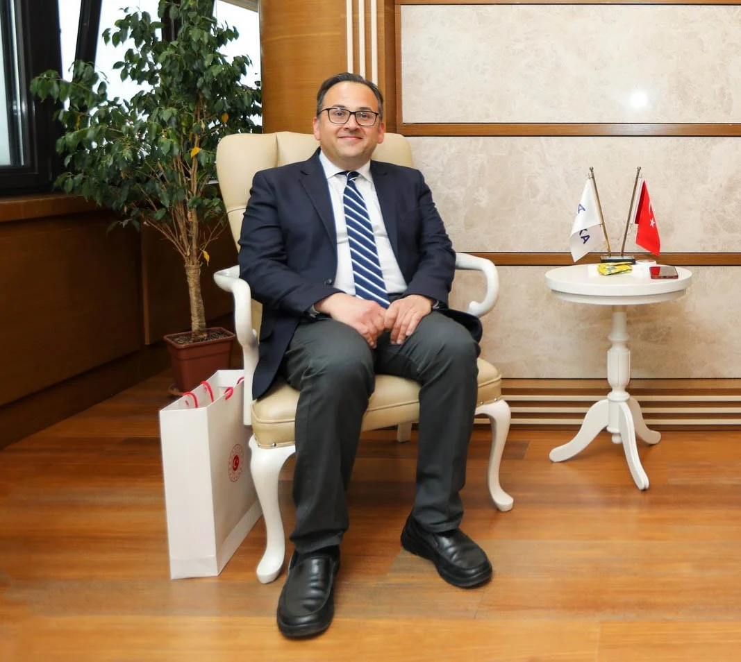 Malta Buyukelcisi Erdeniz Sen Kimdir Neden Oldu (2)