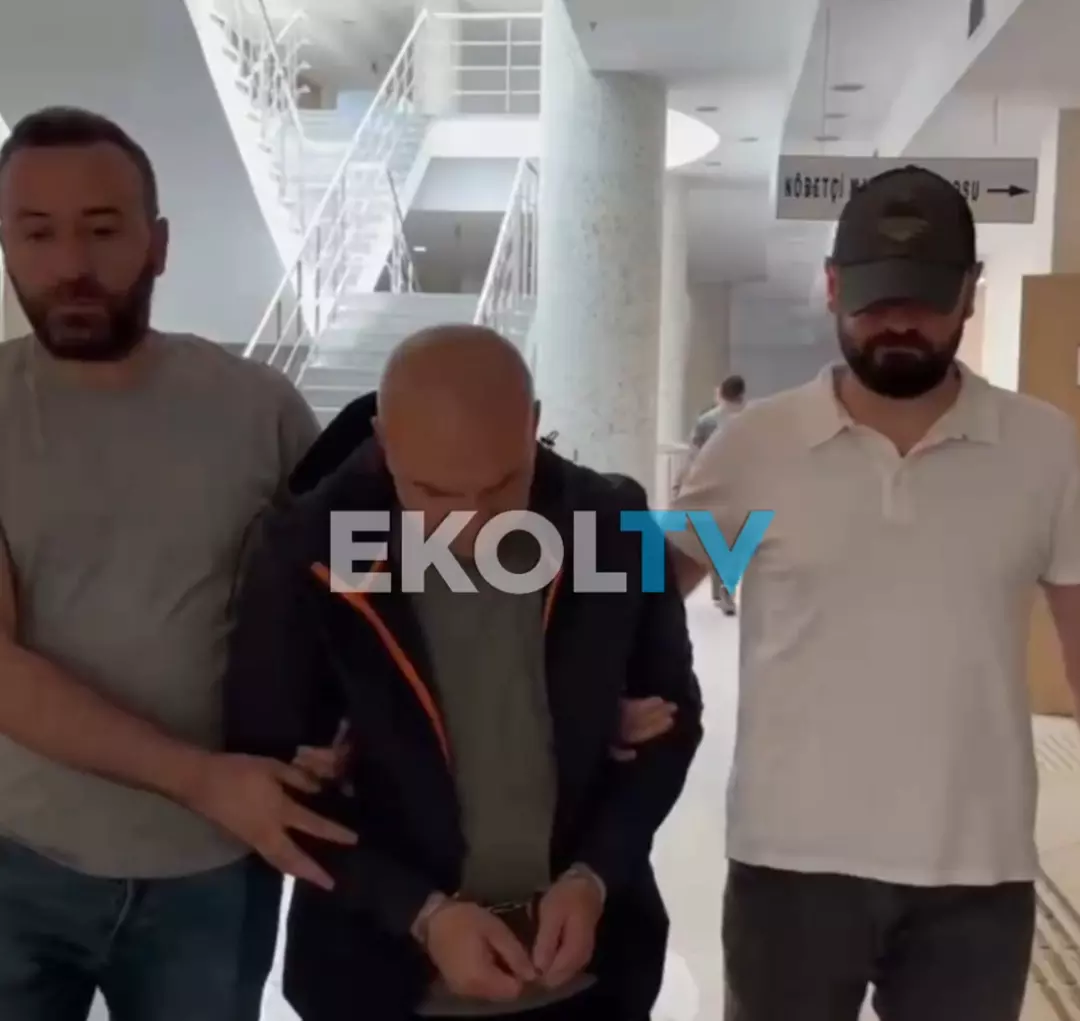 Marmarayda Iki Cocuklu Babaya Yumruk Atan Supheli Tutuklandi Cok Pismanim Cocuklari Fark-1