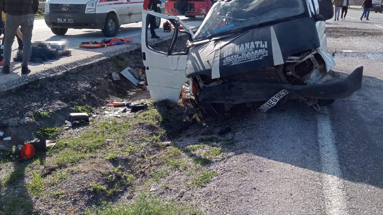 Minibus Takla Atti 1 Olu 2 Yarali (1)