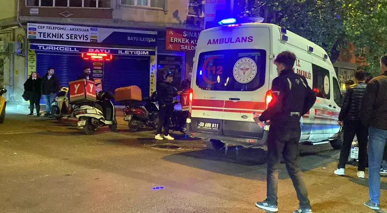 Motosikletler Kafa Kafaya Carpisti Kuryeler Yaralandi-1