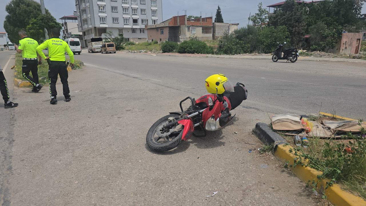 Otomobil Ile Carpisan Motosikletin Surucusu Yaralandi (1)