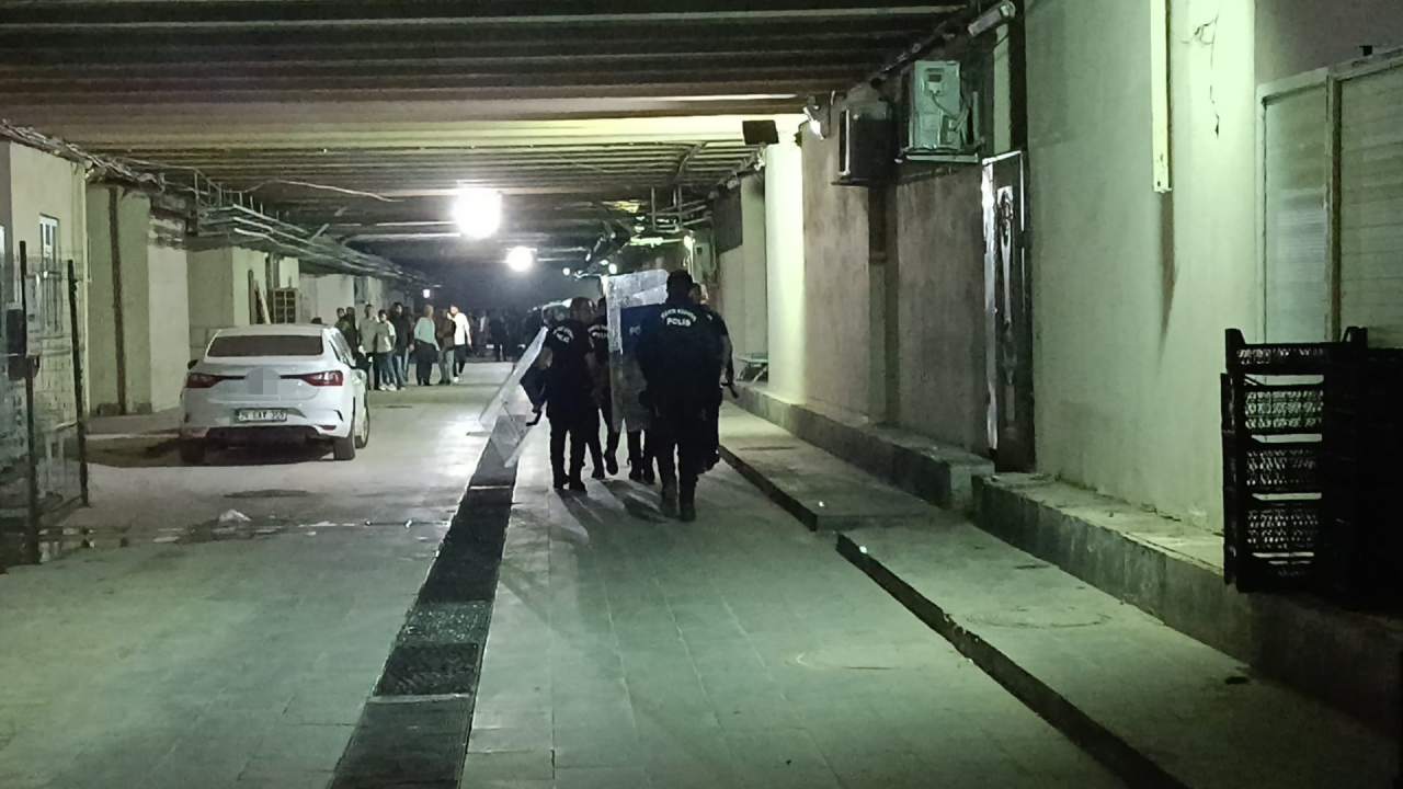 Silahli Kavgada 1 Kisi Hayatini Kaybetti 2 Kisi Yaralandi (1)