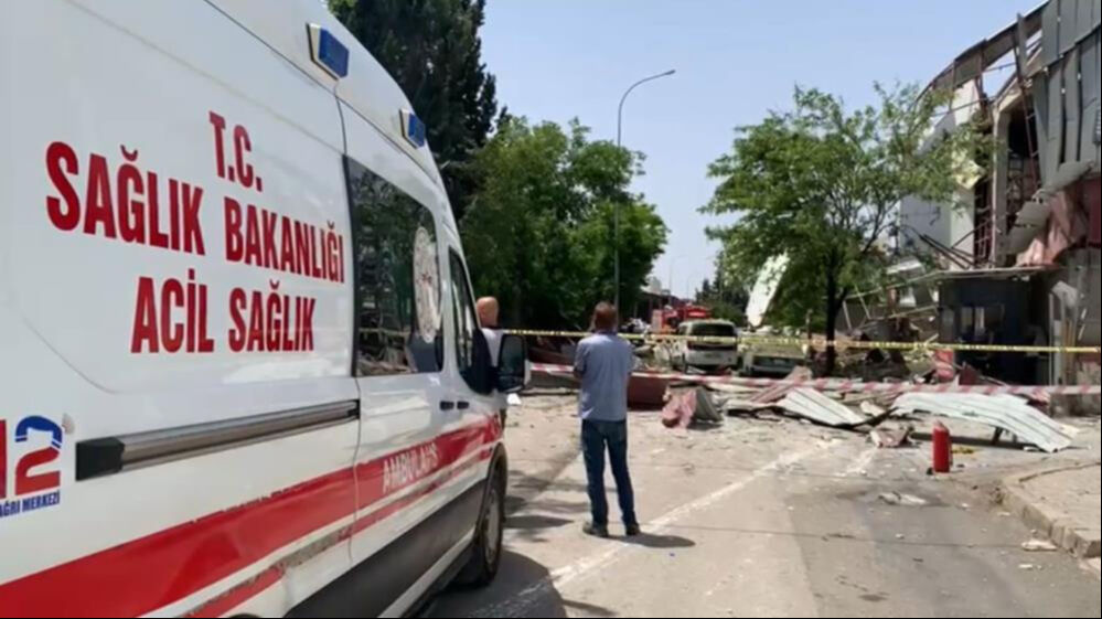 Son Dakika Hali Fabrikasinda Buhar Kazani Patladi Cok Sayida Yarali Var (1)