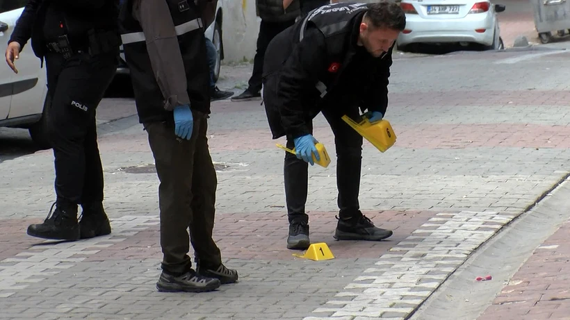Son Dakika Sokak Ortasinda Silahli Saldiri 19 Yasindaki Genc Vuruldu (1)