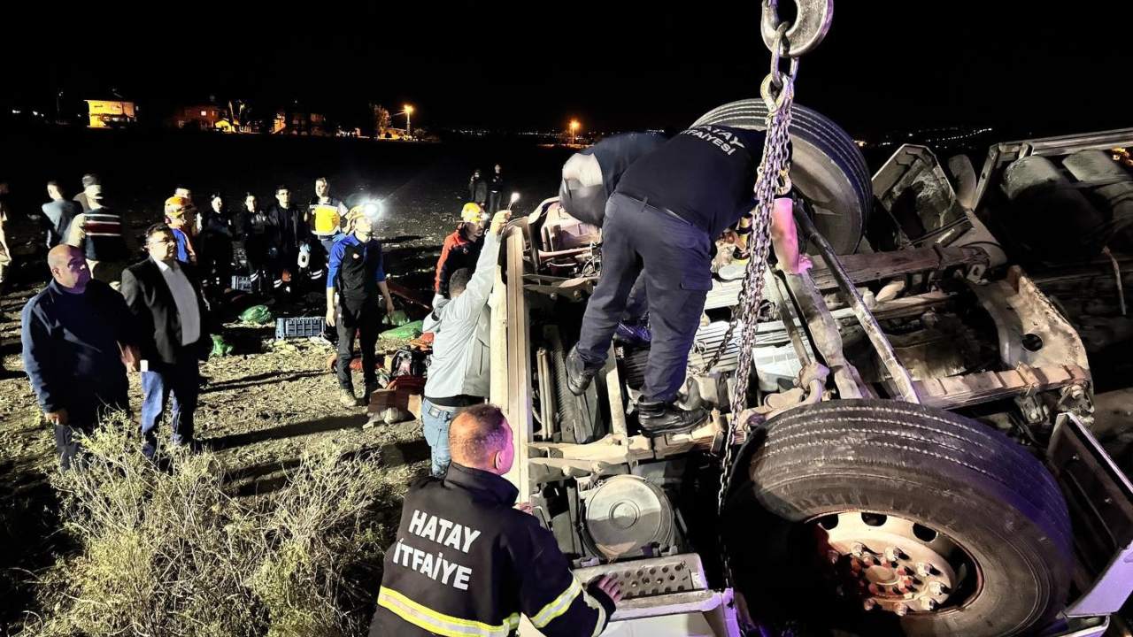 Takla Atan Tirin Ters Donmesiyle 1 Kisi Oldu 1 Kisi Yaralandi (1)
