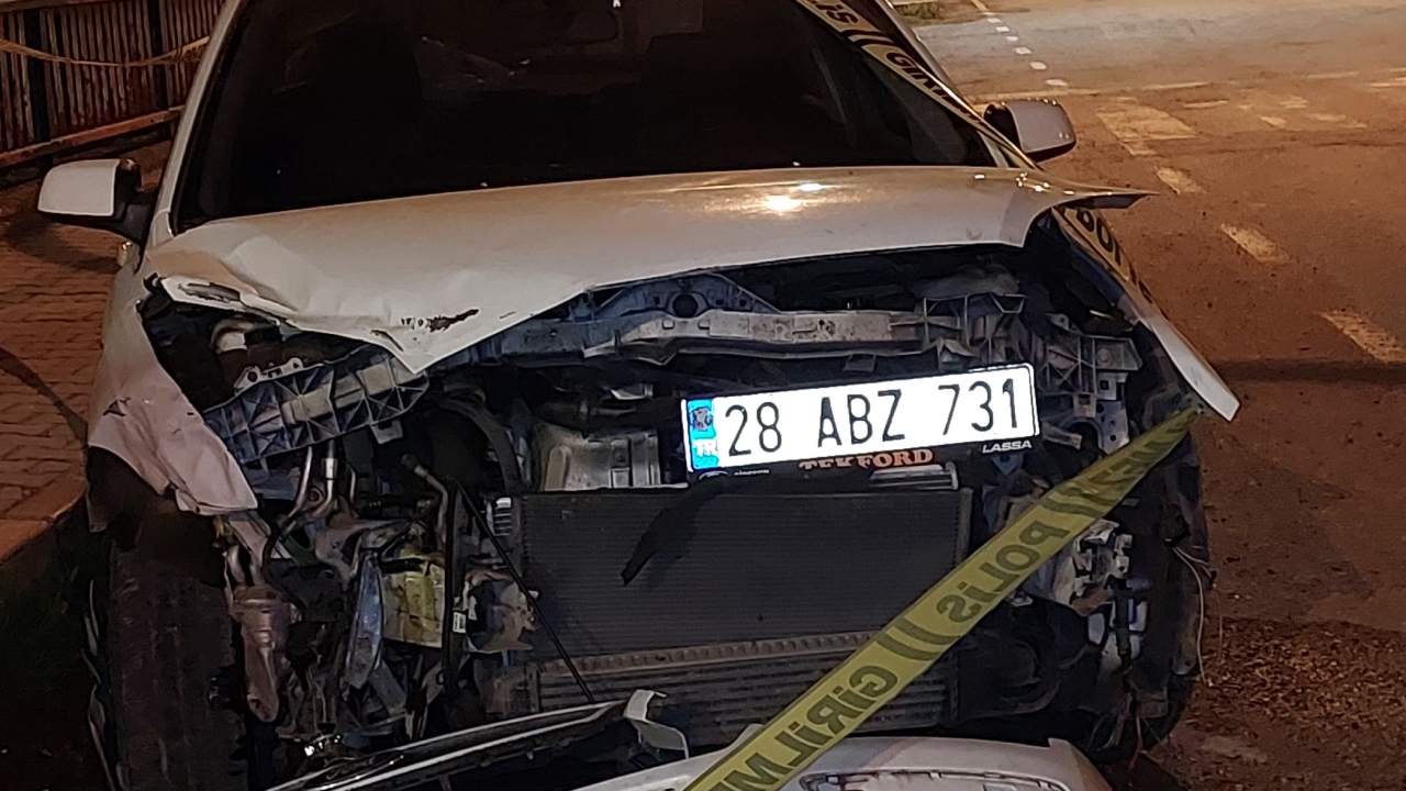 Trafik Kazasinda 2 Kisi Oldu 3 Kisi Yaralandi (1)