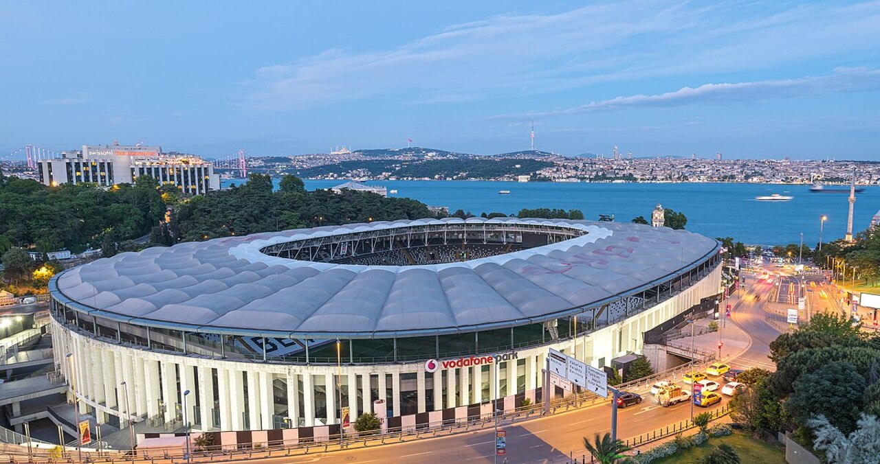 Turkiyenin En Buyuk 10 Stadi Kapasiteleriyle Dev Arenalar (4)