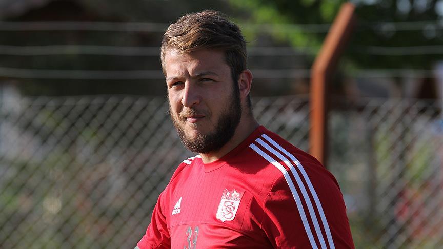 Batuhan Karadeniz Futbolu Neden Birakti Batuhan Karadeniz Simdi Ne Yapiyor Nerede Yasiyor (4)