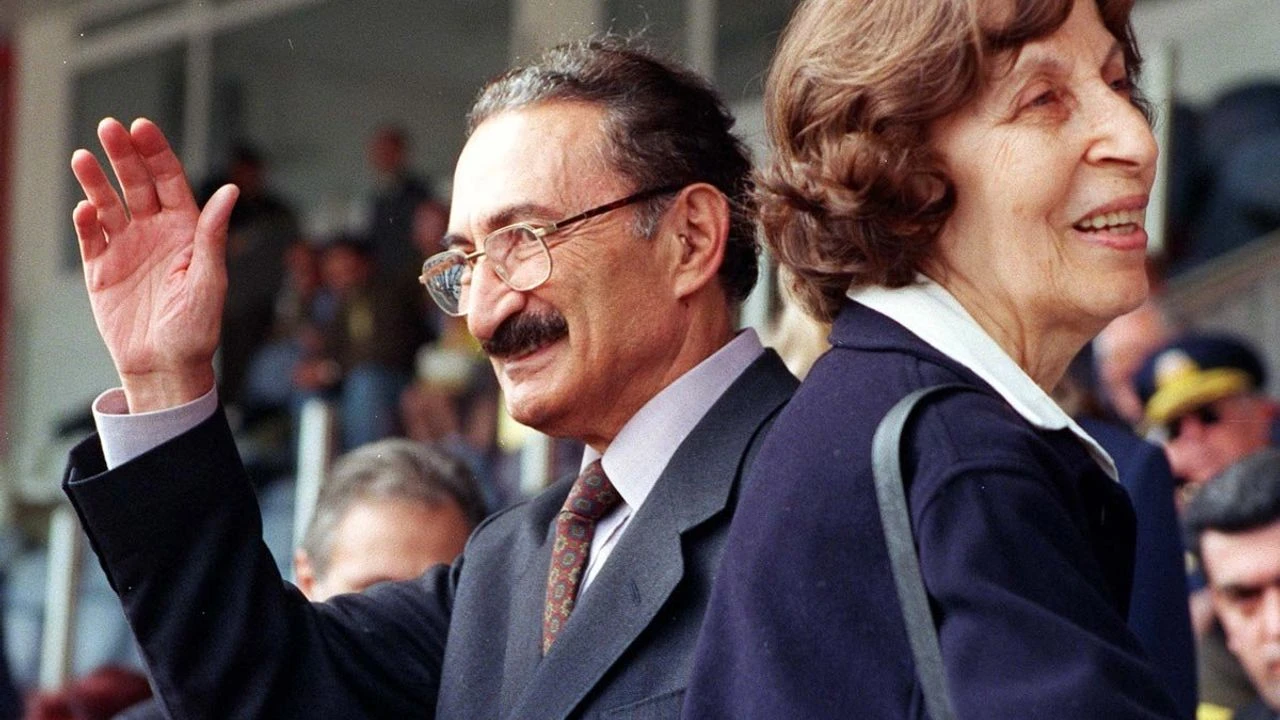 Bulent Ecevitin Cocugu Neden Olmadi Bulent Ecevit Servetini Kime Birakti (1)