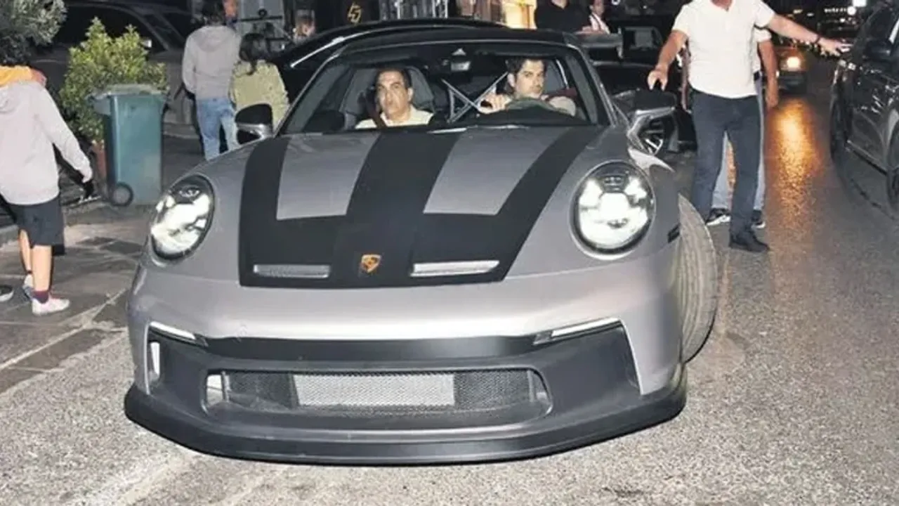 Burak Ozcivitin Yeni Otomobili Olay Yaratti Fiyati Dudak Ucuklatti