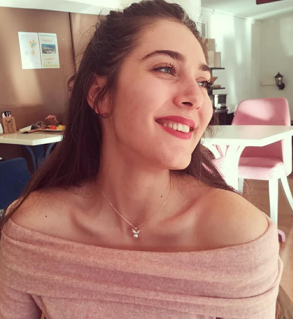 Gonul Daginin Elif Hemsiresi Kimdir Zumre Megreli Kac Yasinda Nereli (4)