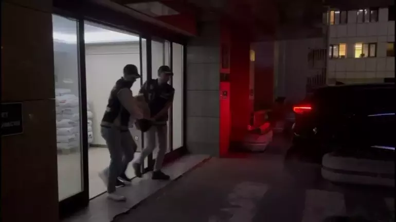 Hastanede Otoparkinda Saldiriya Ugrayan Adam Yasamini Yitirdi (2)