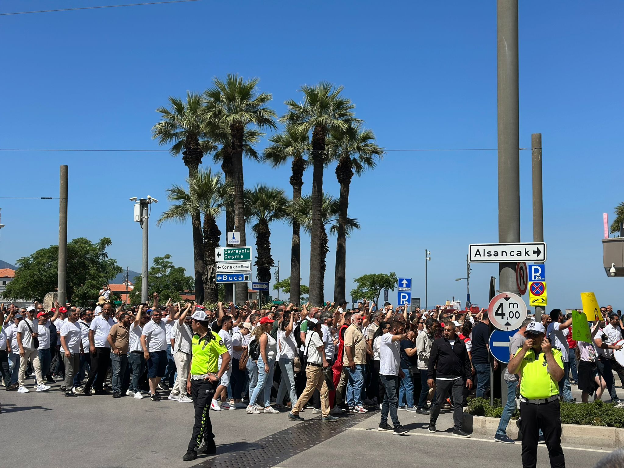 Izmirde Grevin 5 Gunu Tramvay Seferleri Durduruldu