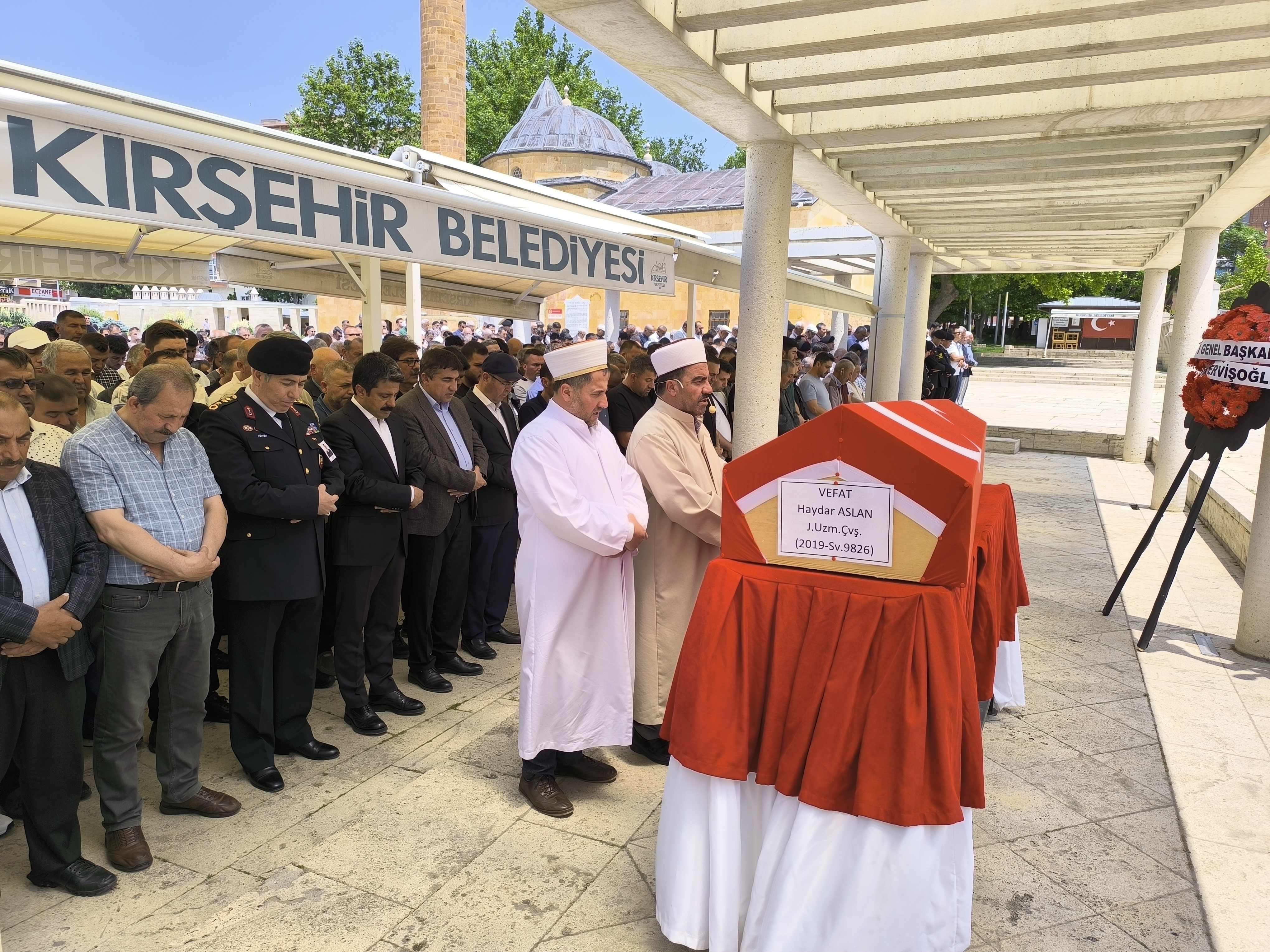 Izmirde Kaza Geciren Cift Son Yolculuguna Ugurlandi (1)
