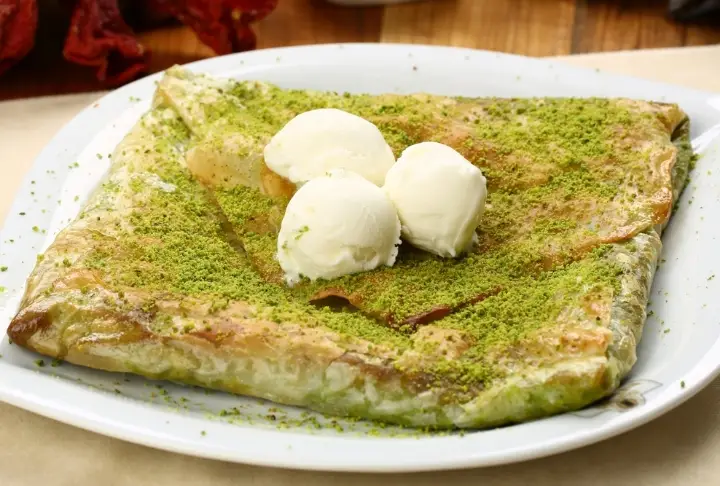 Katmer Nasil Yapilir Katmer Hamurunun Icinde Ne Var (1)