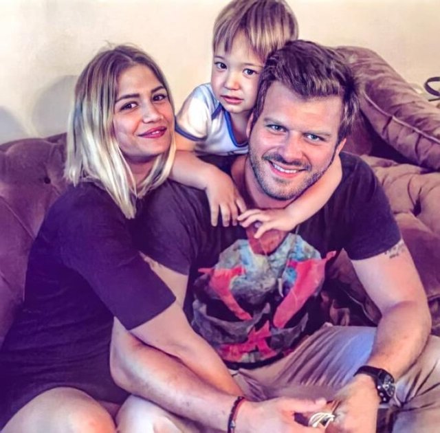 Kivanc Tatlitug Kac Kardes Kivanc Tatlitugun Abisi Ne Is Yapiyor Kardesleri Oz Mu (2)
