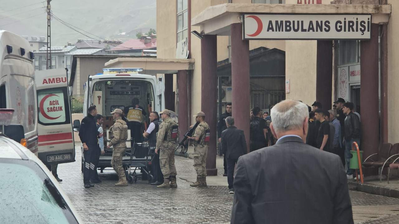 Midibusun Devrilmesiyle 6 Asker Yaralandi (1)