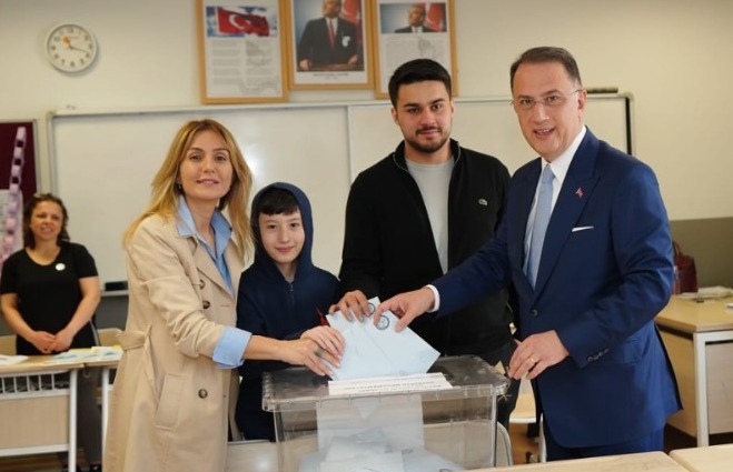 Murat Calikin Esi Kim Zehra Evin Calik Kimdir-1